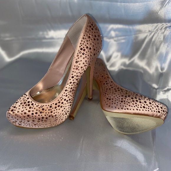 BAKERS Champagne pink heels w/ rhinestones - Picture 2 of 5